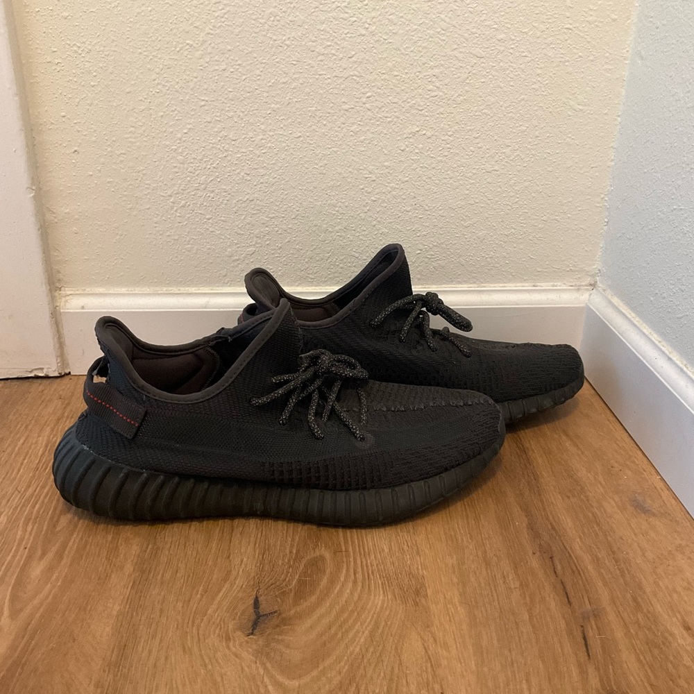 Yeezy 350 v2 Static Black